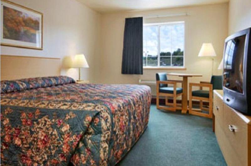 Super 8 By Wyndham Ava Motel Kültér fotó